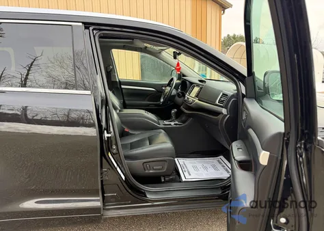 2018 Toyota Highlander Se from USA, damaged, VIN 5TDJZRFH5JS861426